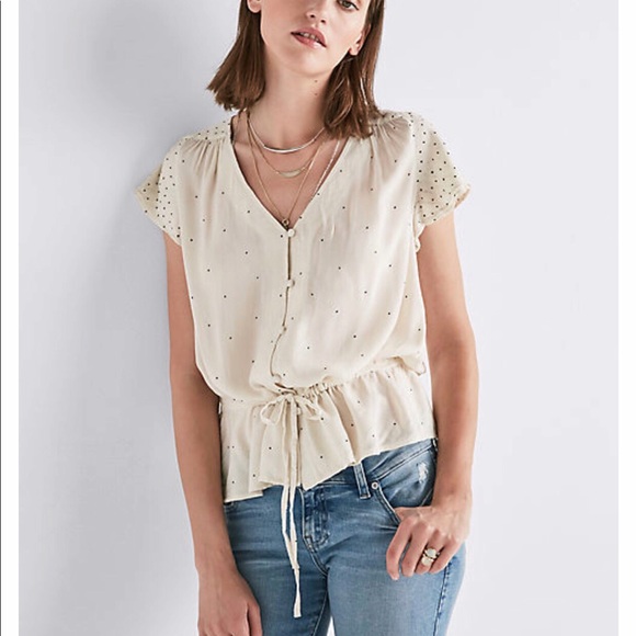 Lucky Brand Tops - 🔥HP!🔥 Lucky Brand Flutter Sleeve Polka Dot Top